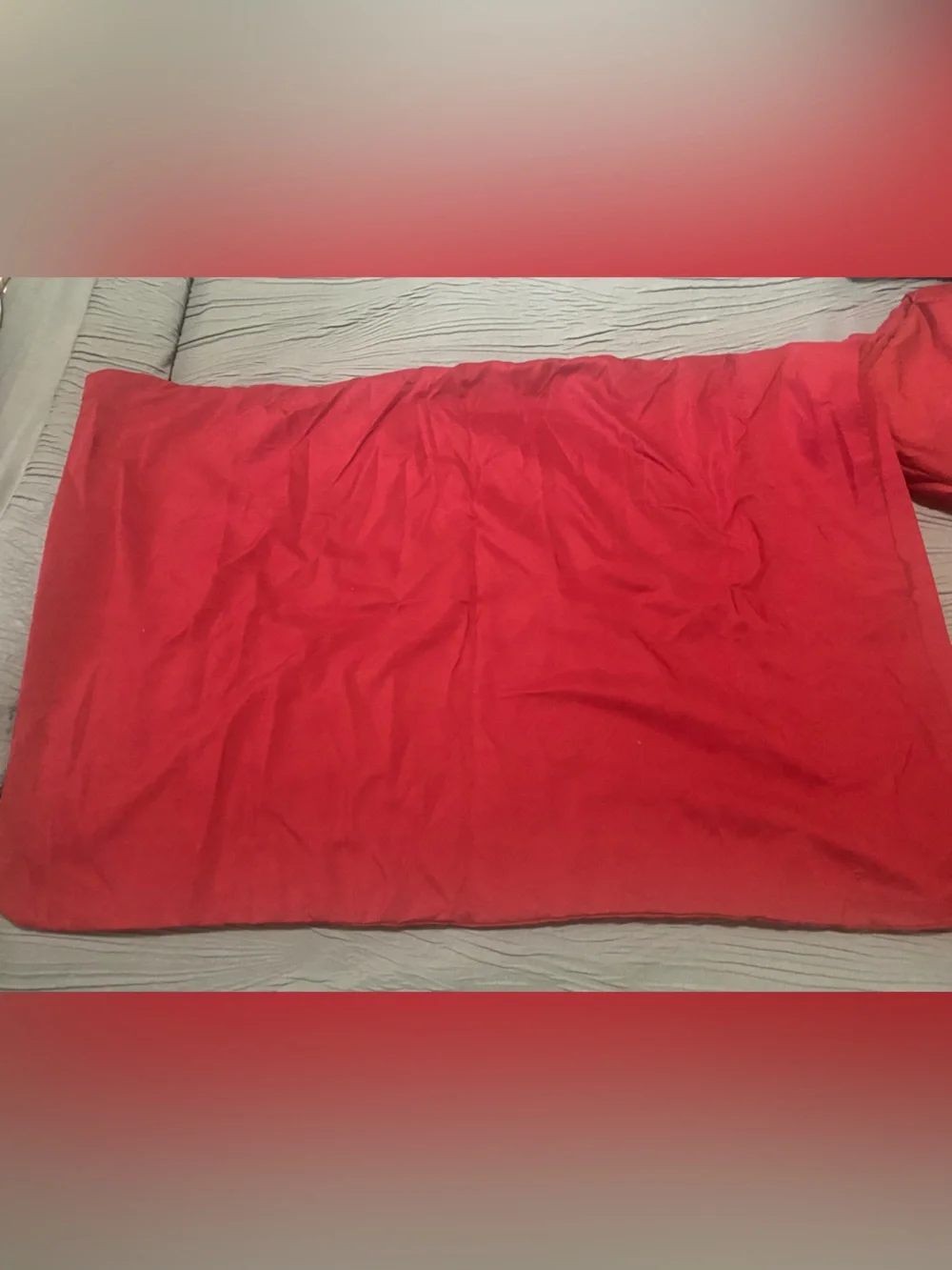 Plush Red Comforter Set for Cozy Bedrooms
